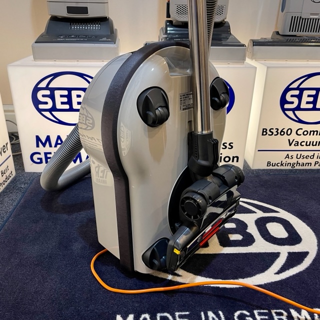 Sebo Professional D8 vacuum - better than a Henry hoover